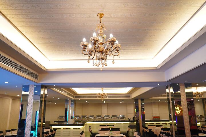 Ballroom/Hall 42 of 48