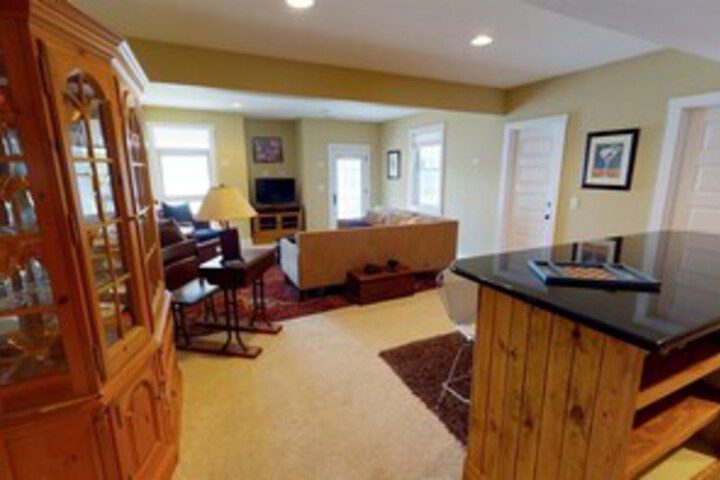 Room 10 of 32