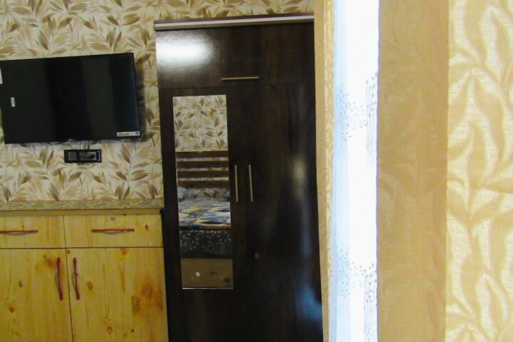 Room 49 of 83