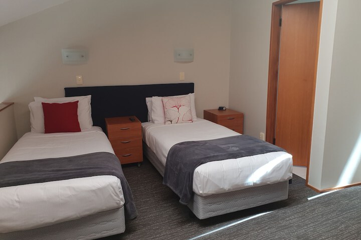 Room 51 of 163
