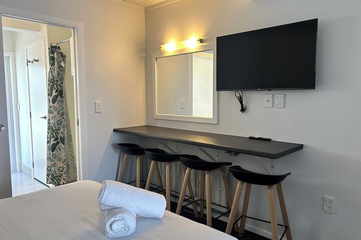 Room 3 of 17