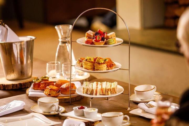 Breakfast/Coffee Service 24 of 39