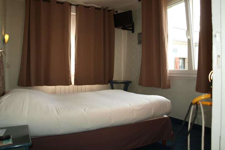 Room 6 of 34