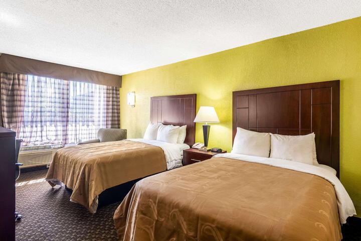 2 Double Beds (5 of 7)