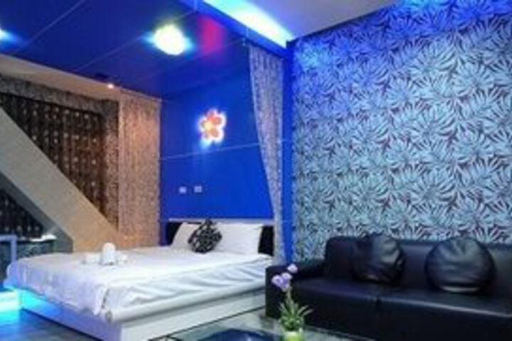 Room 10 of 73