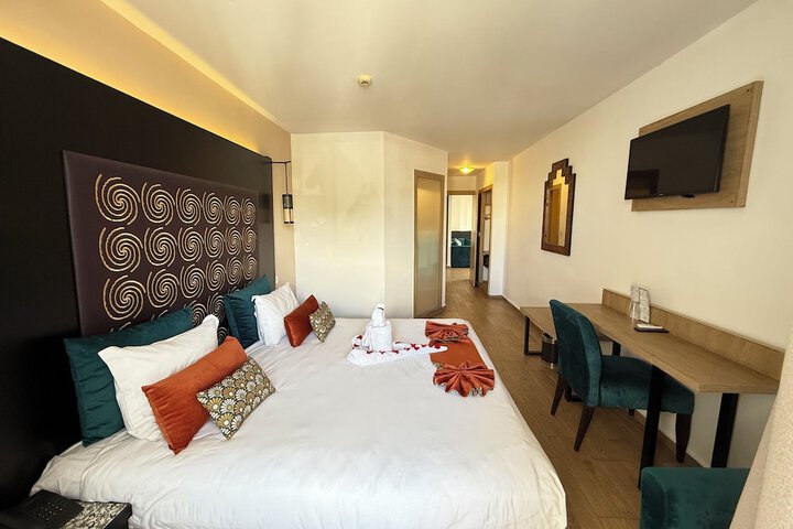 Room 33 of 70