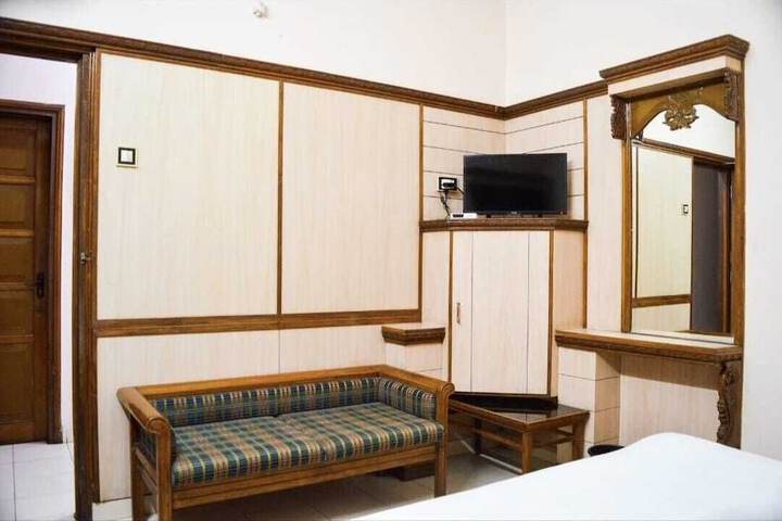 Room 28 of 36