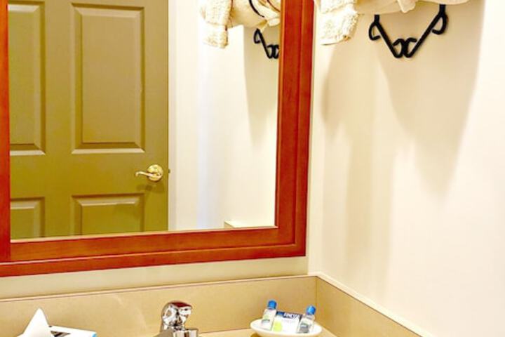 Bathroom sink