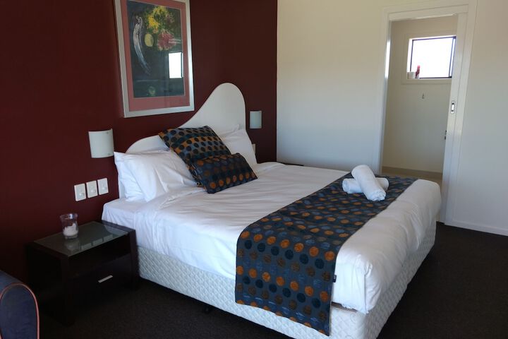 Room 15 of 96