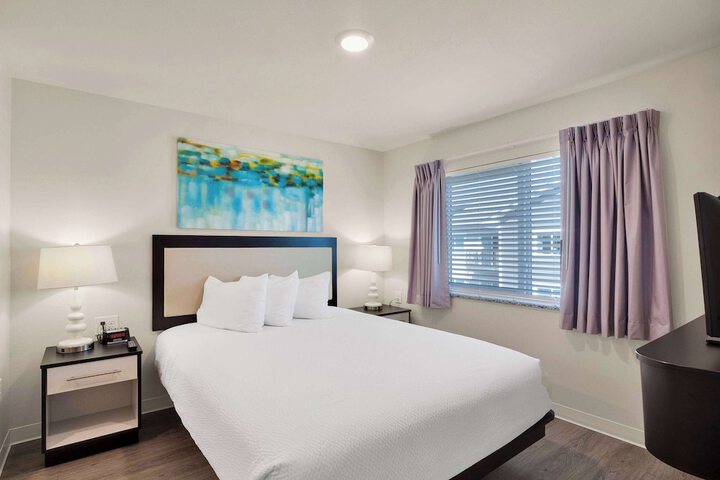 Room 25 of 144