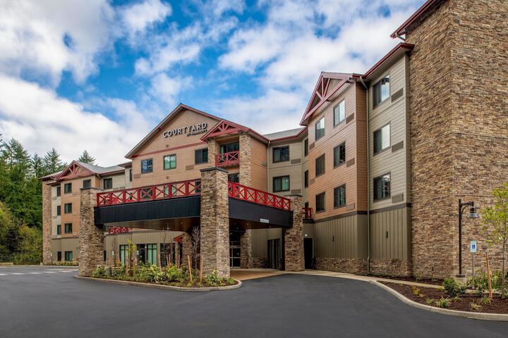 Exterior of Courtyard by Marriott Olympia