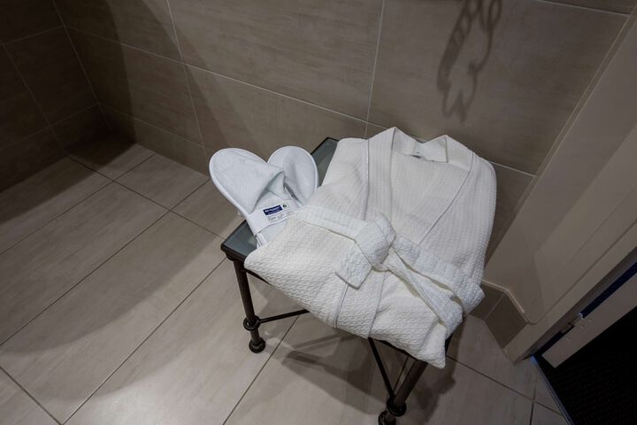Room amenity