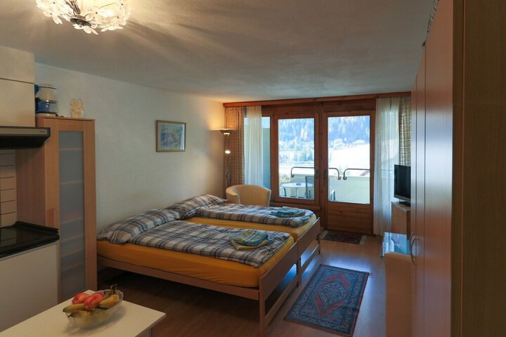 Room 25 of 169