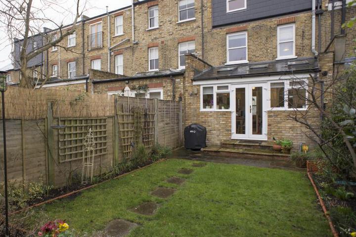 Photo of Veeve House Ashlone Road Putney