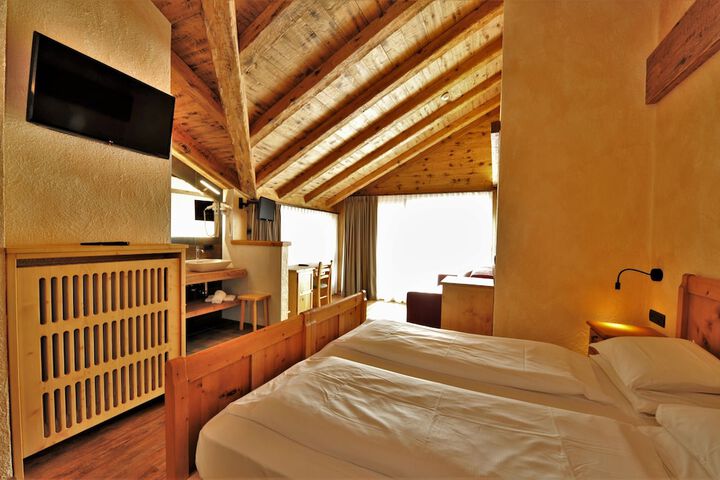Room 34 of 69