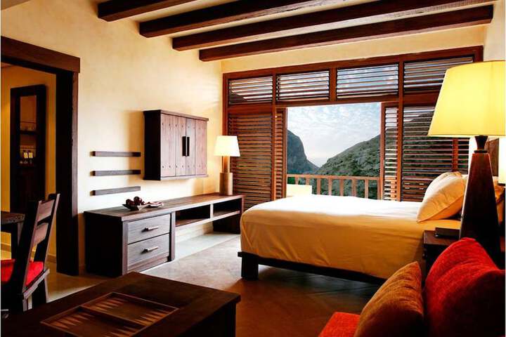 Room 4 of 81
