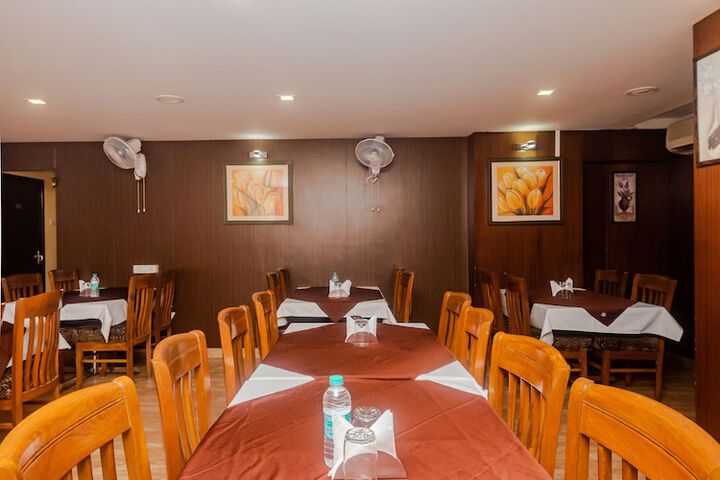 Dining 74 of 102