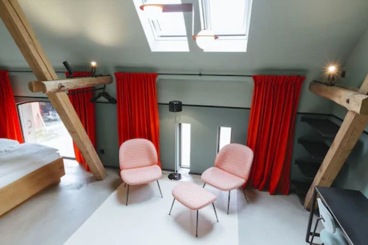 Room 7 of 50