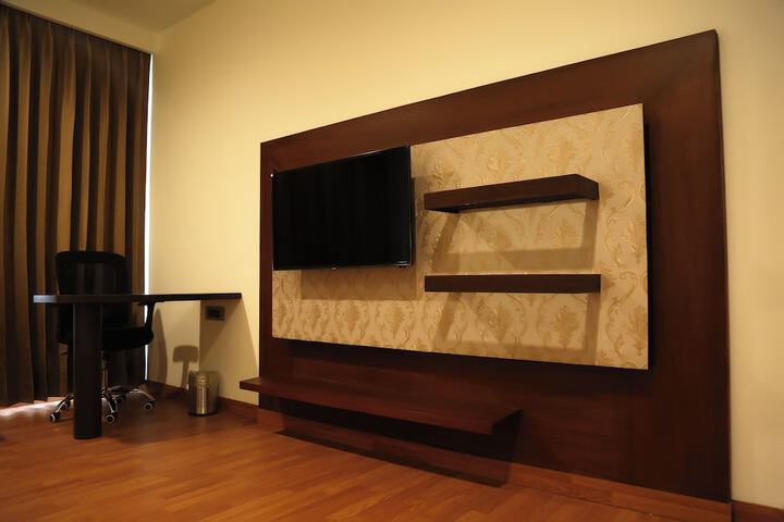 Room 3 of 16