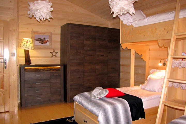 Room 5 of 40