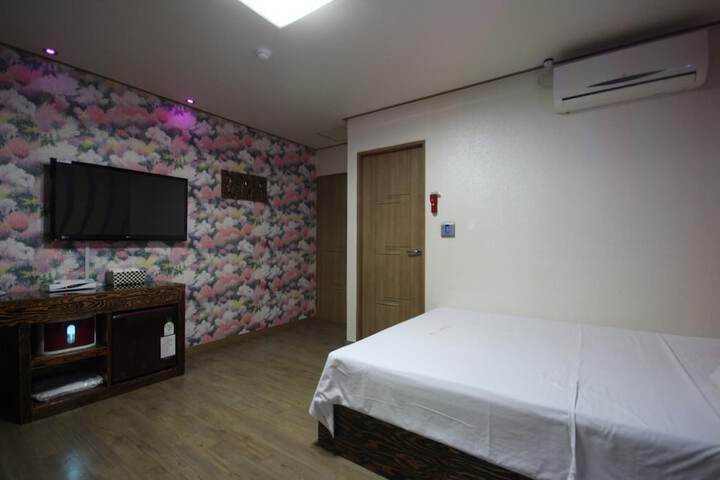 Room 41 of 57
