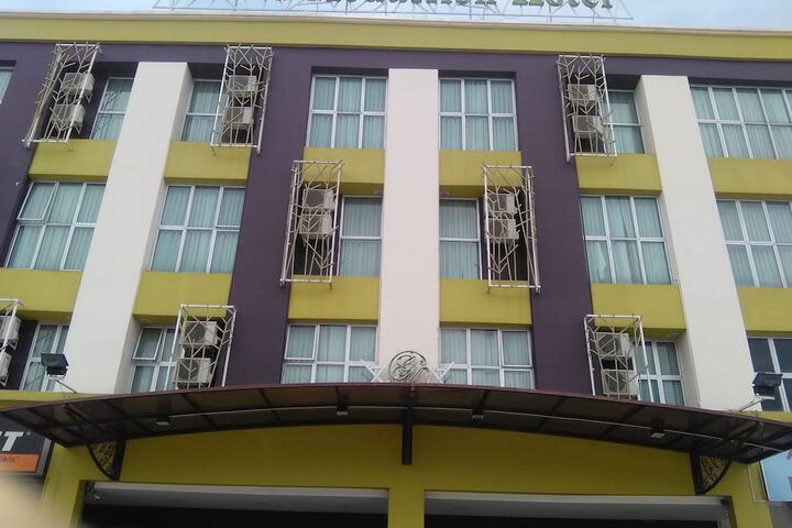 Exterior of Grand Medallion Hotel