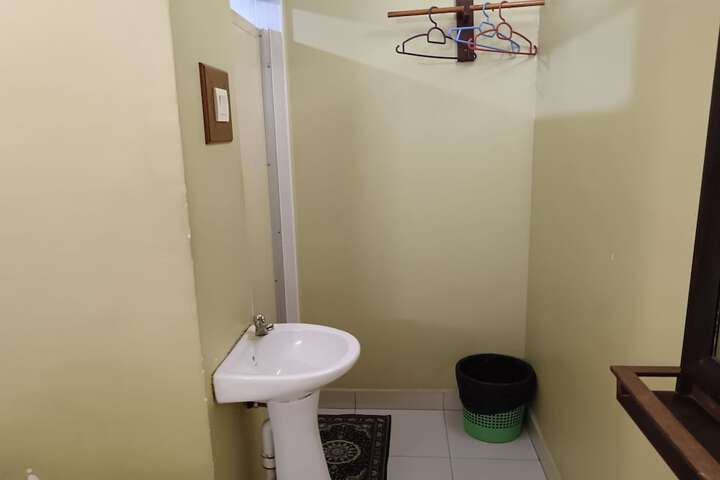 Room 30 of 41