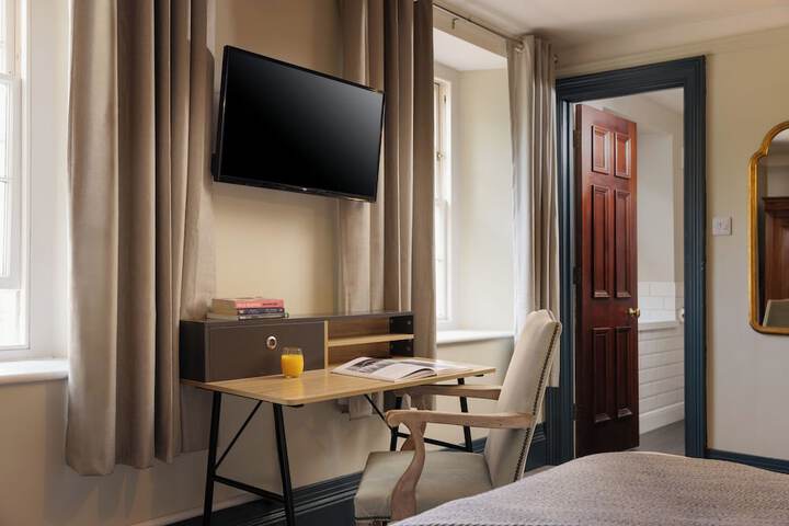 Room 92 of 185