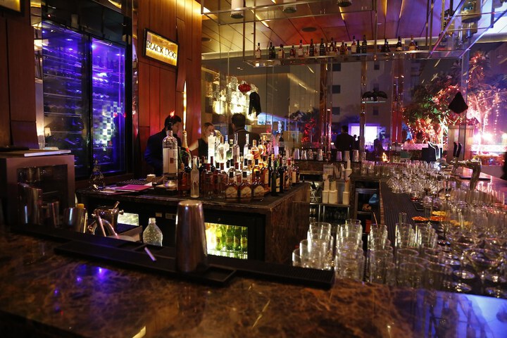 Lounge 74 of 87