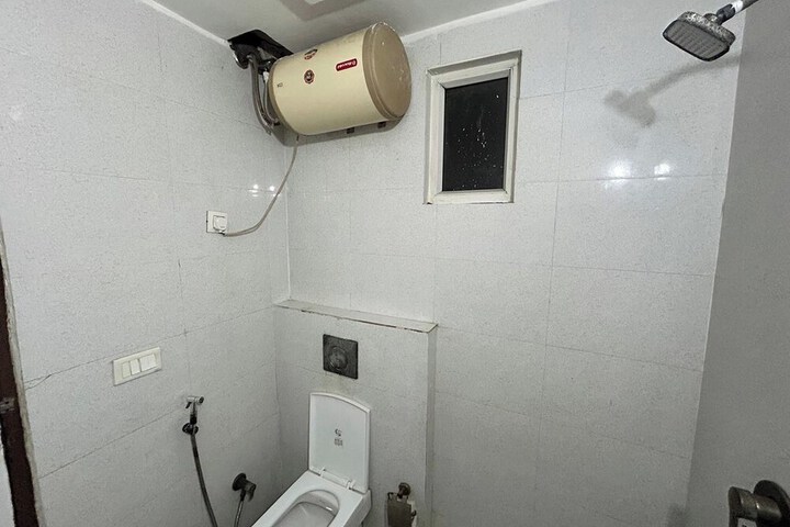 Room 13 of 26