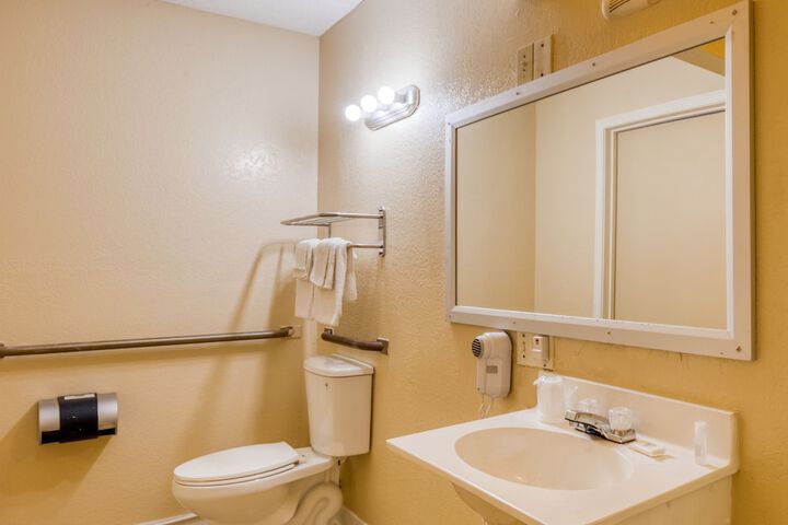 Room 18 of 29