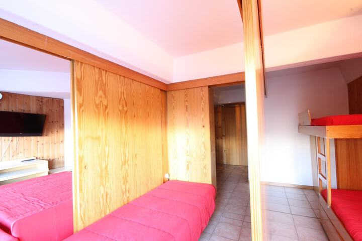 Room 14 of 74