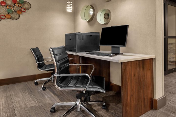 Business Center 34 of 35