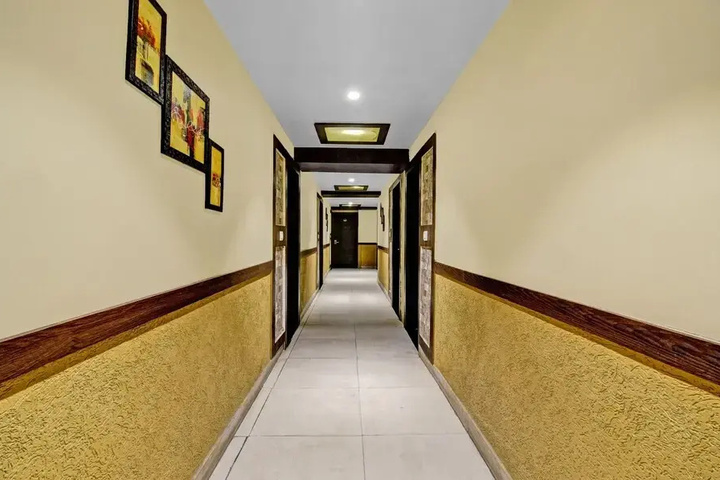 Room 12 of 24