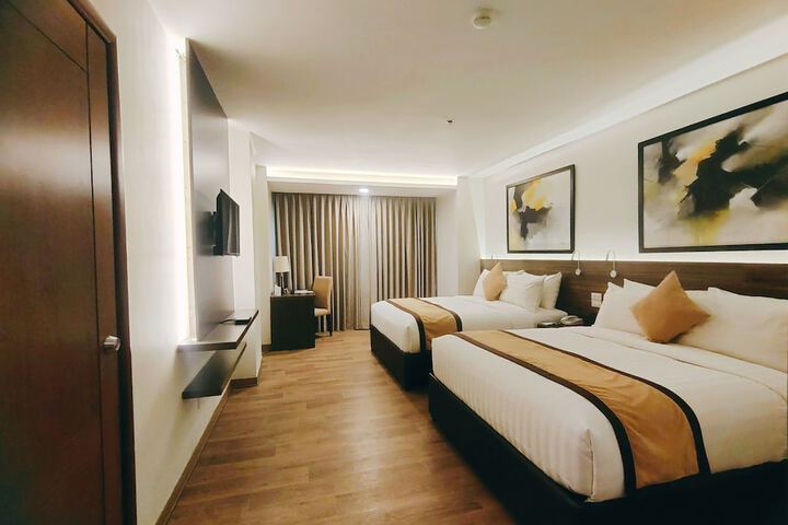 Room 7 of 34