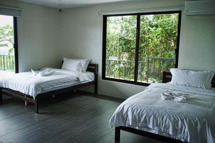 Room 9 of 17
