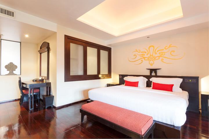Room 28 of 166