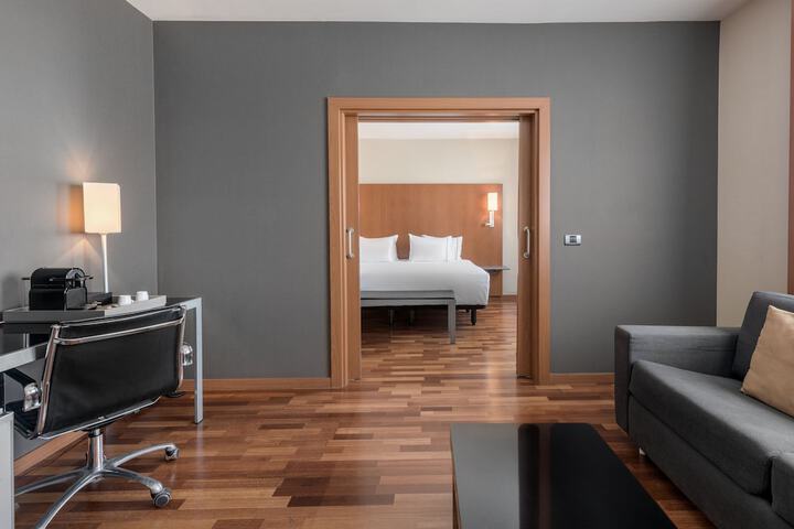Room 30 of 65