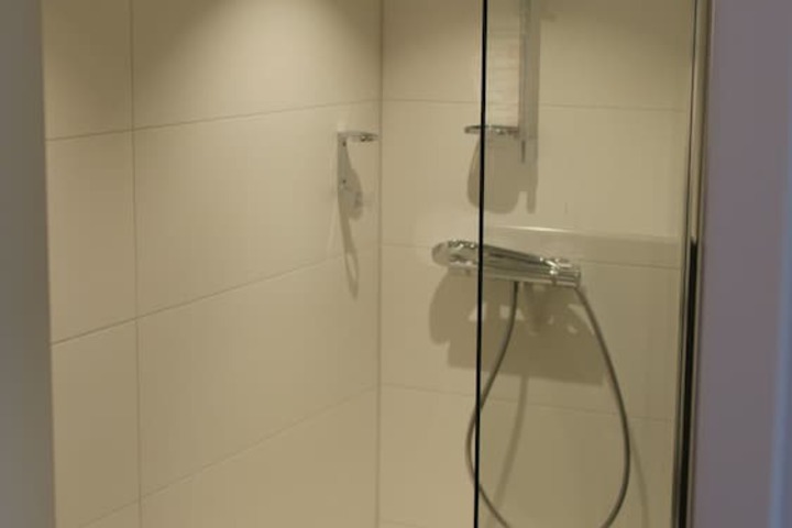 Room 12 of 19