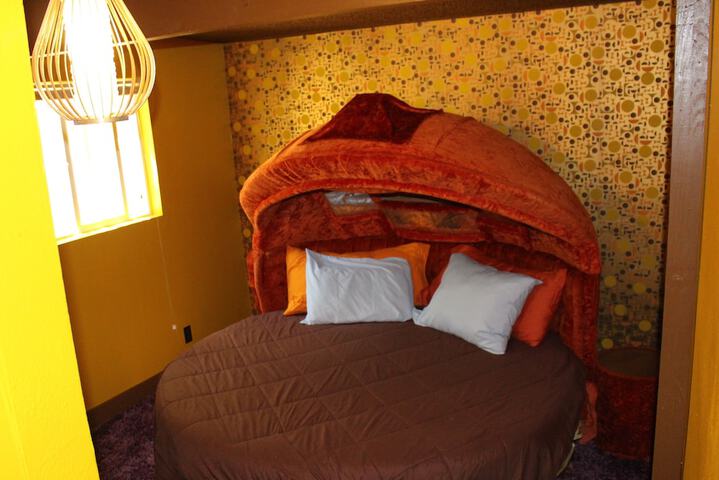 Room 32 of 77