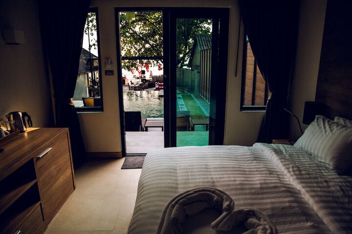 Room 3 of 40