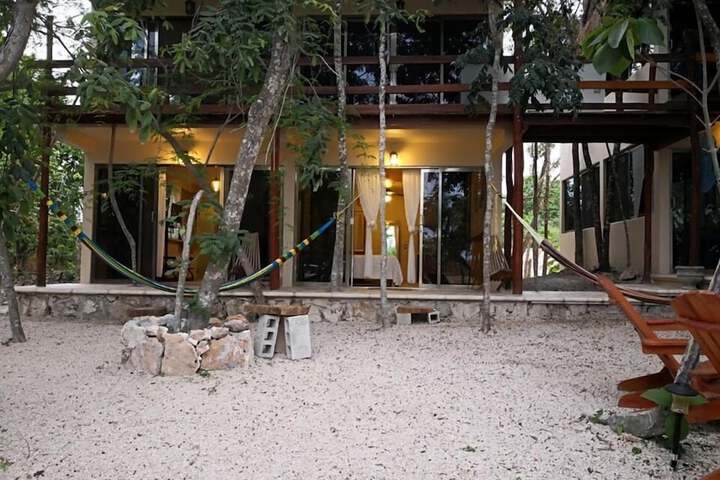 Hotel Exterior 15 of 21