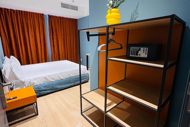 Room 35 of 62
