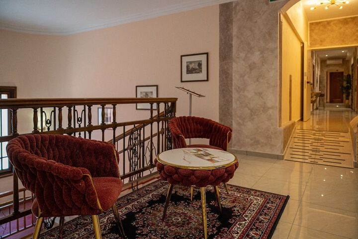 Ballroom/Hall 95 of 118