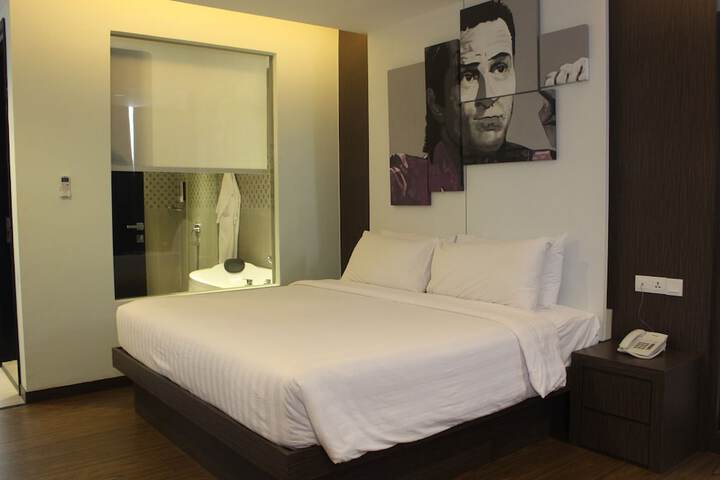 Room 25 of 67