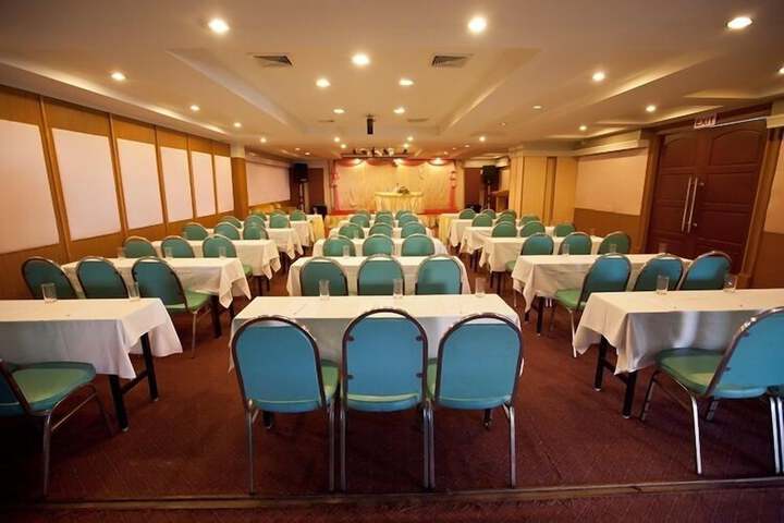 Ballroom/Hall 29 of 47