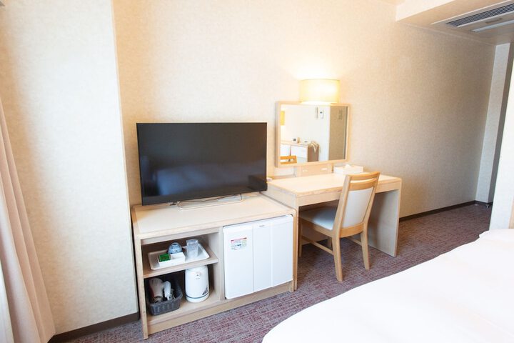 Room 16 of 42