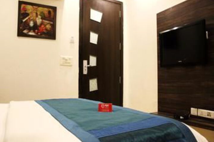Room 11 of 23