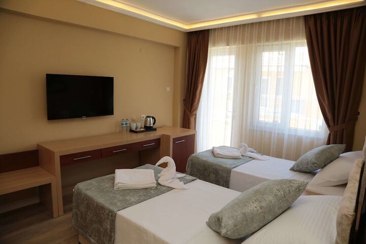 Room 3 of 58