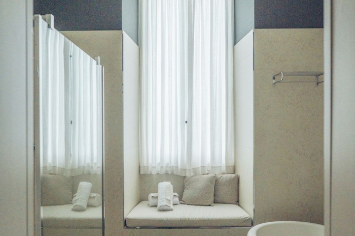 Room 28 of 111